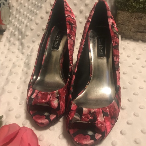 White House Black Market Shoes - $ White House Black Market print heels 5X$25